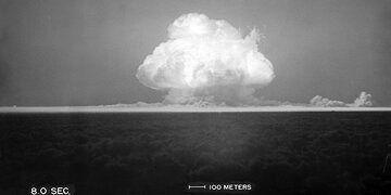 شکل عجیب نخستین بمب اتمی جهان 