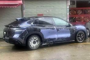 بی وای دی U7 جی تی با 1300 اسب بخار قدرت در خیابان شکار شد