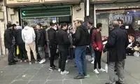 صف طویل سهمیه ۵۰۰۰ یورویی و ناظر بودن دلالان
