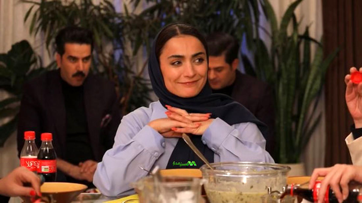 اعتراض السا فیروزآذر به پیاز خوردن زهرا داوودنژاد در شام ایرانی!