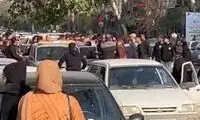 نقره‌داغ 2 مامور شهرداری در درگیری با دستفروشان
