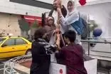 اقدام مورد توجه در لحظات طوفانی چهارراه ولیعصر