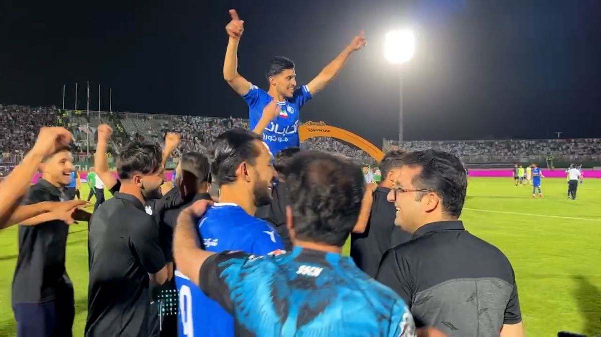   بی‌نظمی عجیب در مراسم جشن قهرمانی استقلال 