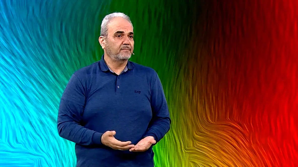 خنده بی‌امان خداداد به خواندن سرود آلمان توسط خیابانی!