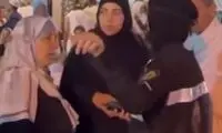 حضور زنانی با تیپ عجیب در مکه