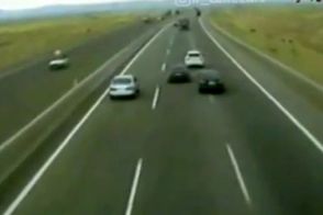 کلیپی از کل‌کل وحشتناک 4 خودرو که وایرال شد