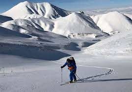 برف سنگین، ۱۰۰۰ نفر را در پیست اسکی گرفتار کرد!