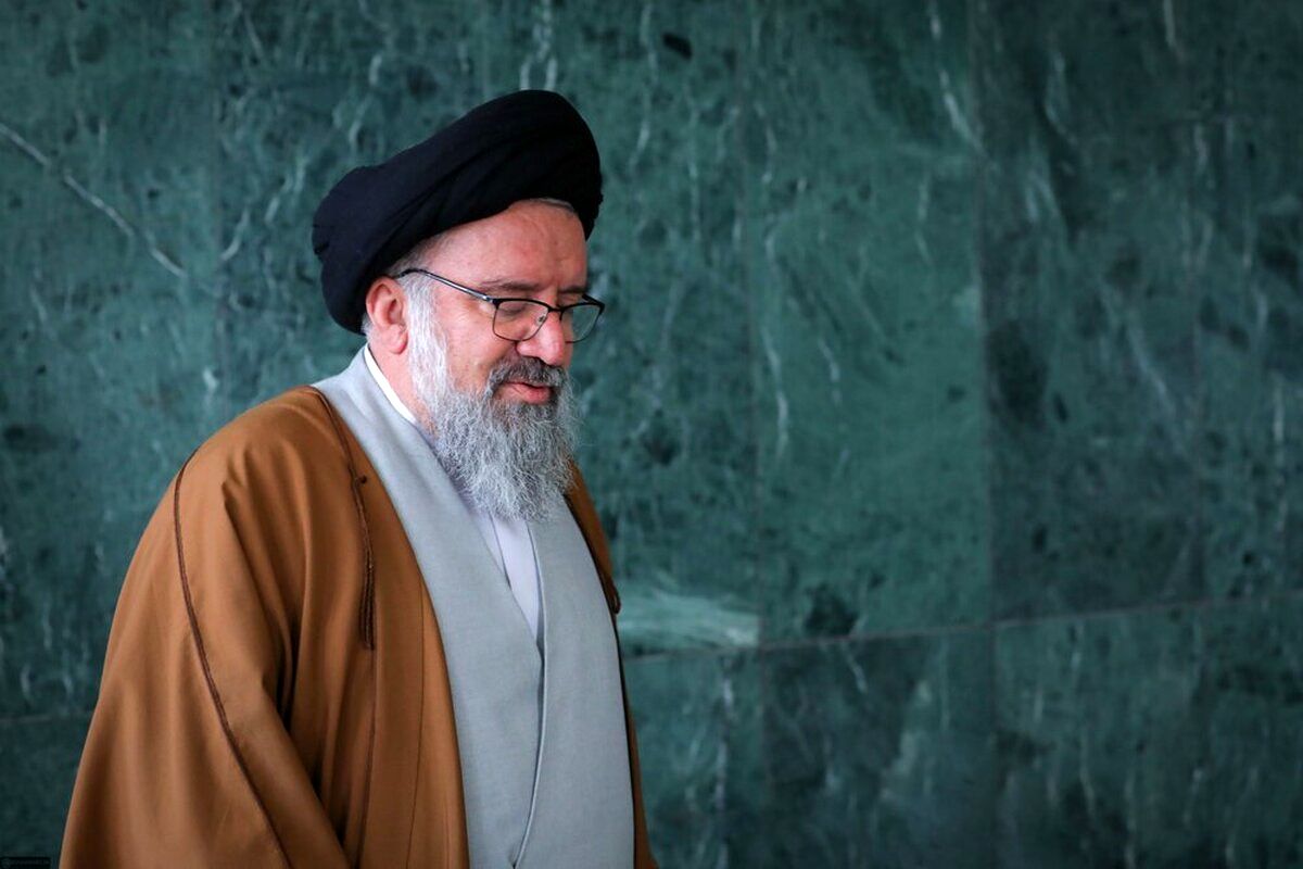 امام جمعه تهران: ۴۶سال از انقلاب میگذرد، خدا به ما لطف کرده، الان هم لطف میکند