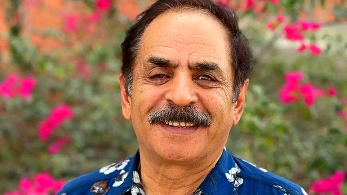   ژست بازیگر جوکر با کتابِ همسر رئیس جمهور آمریکا! 