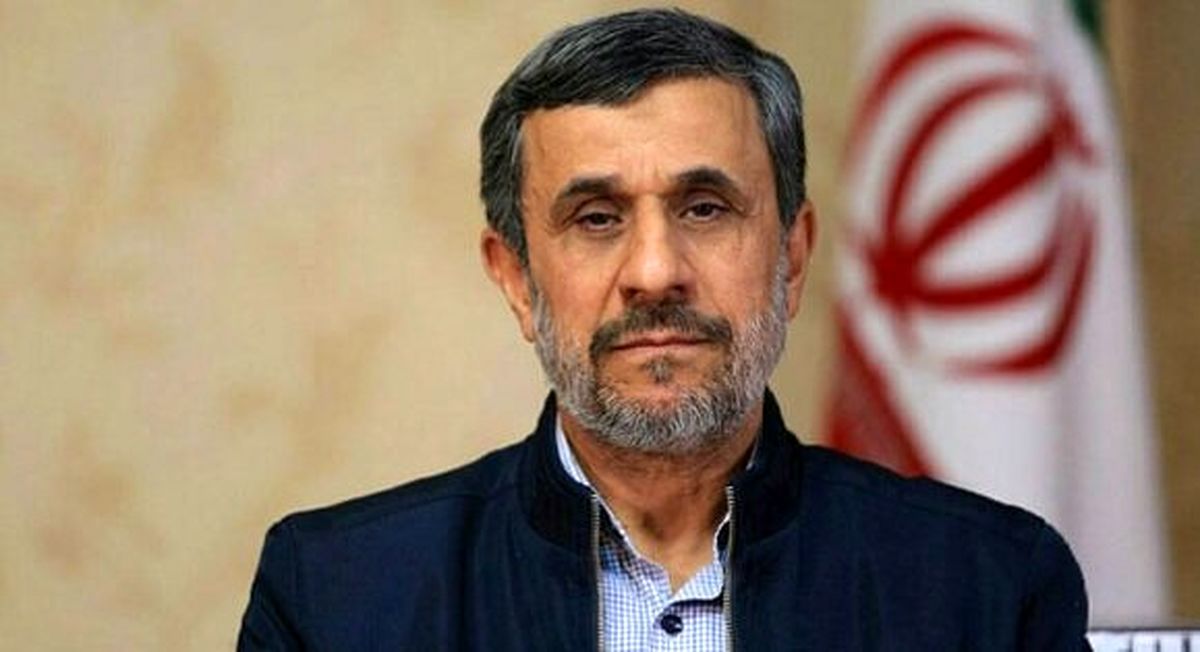  عکسی از احمدی‌نژاد در سفر به استانبول 