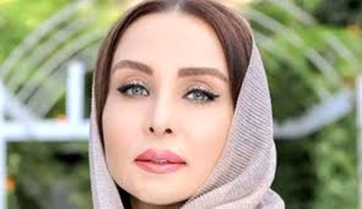 حدیث فولادوند: عکسم را روی بشقاب و درب تاکسی می‌زدند!