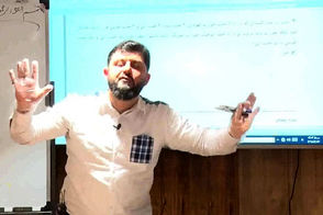 معلم ریاضی مشهور، وسط تدریس از هوش رفت