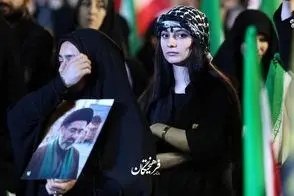 تصاویری از دختران در تجمعات دیشب در تهران