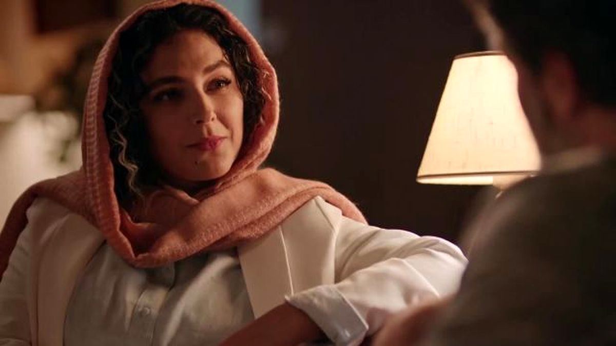   قاب تلخِ هدی زین‌العابدین با پدر و مادر مرحومش 