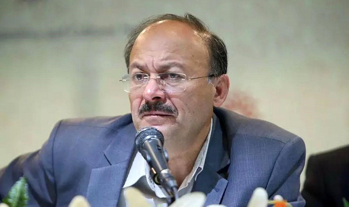   آقا بیژن بالاخره از مردم آبادان عذرخواهی کرد 