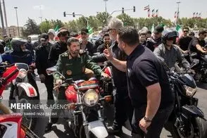 ژست متفاوت فرمانده ارشد سپاه در خیابان