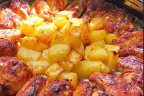 طرز تهیه خوراک بال مرغ طلایی و آبدار در فر