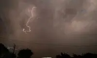 چند قاب ترسناک از آسمانِ امشبِ تهران