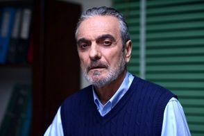 حضور هنرمندان در مراسم تشییع همایون ارشادی