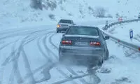 بارش برف، یک جاده در خراسان را ناپدید کرد