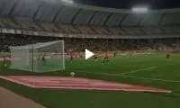گل تماشایی ستاره پرتغالی سپاهان از پشت دروازه