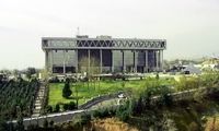 رییس صداوسیما در دفتر کار جدیدش پس از موشک‌باران ساختمان شیشه‌ای