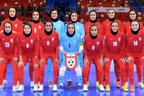 پایکوبی تیم ملی زنان بعد از صعود به نیمه‌نهایی جام ملتها