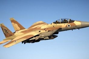 جابجایی عجیب جنگنده اف ۱۵ در بزرگراه