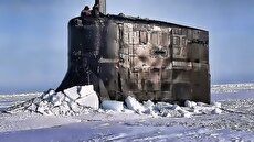 لحظه دیدنی بیرون آمدن یک زیردریایی در قطب شمال