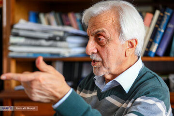 هاشمی طبا: احمدی‌نژاد روی گلیم می‌خوابید اما اینکار که حُسن نیست
