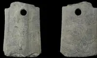 کشف سلاح مقدس ۴۵۰۰ساله با حکاکی‌های ببر