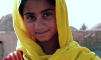 ویدئوی دختربچه سیستانی که قلب‌ها را به درد آورد