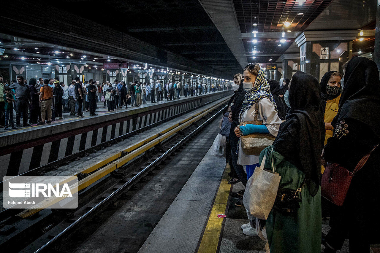 سرگردانی مسافران در خط چهار مترو پایتخت