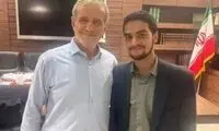 چهره جدید مشاور نسل زد دولت در جلسه کاری