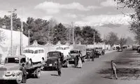  ژست خاص قصه‌گوی کودکان قدیم کنار منقل و وافور!