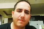 لحظه زمین‌گیر شدن بلاگری که زنان را کتک می‌زد
