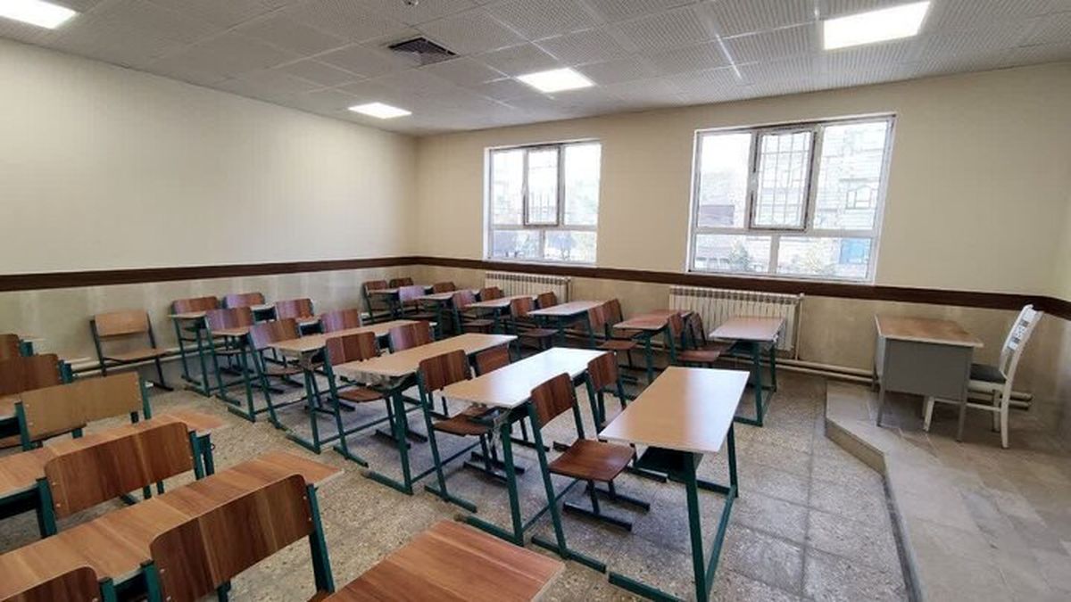 معلم متعرض به چند دانشآموز در تهران اخراج شد