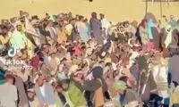 عکسی از بازار کودک‌فروشی طالبان در افغانستان