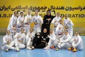 سلام نظامی دختران نوجوان هندبالیست ایران