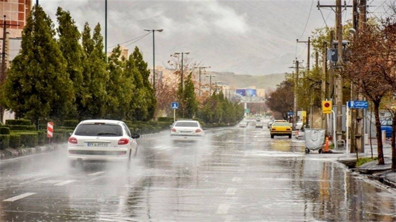 بارش نخستین باران زمستانی در این شهر