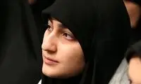 همسر و دختر سردار سلیمانی در حال گفتگو با رهبر انقلاب؛ سال 1402