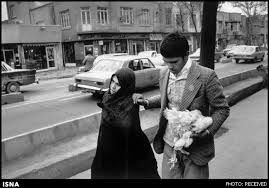 عکس خاص از پوشش مردم در بازار تهران، سال 57