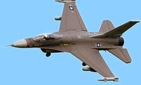 جولان تماشایی یک زن با F35 بر فراز آسمان!