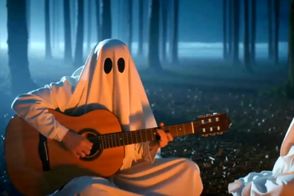 سلفی پُربازدید چهره‌های مشهور در یک پشت صحنه