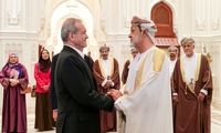 تصاویری از بدرقه پزشکیان توسط پادشاه عمان