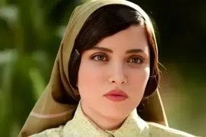 بهنوش طباطبایی در حال تمرین تیراندازی بر روی اسب 