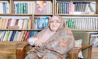 آغوش باز یک روحانی برای یک زن در  مراسم عزا