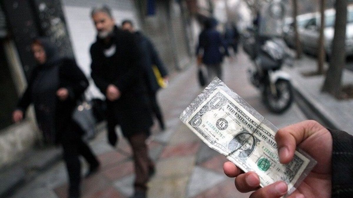   دلار بی‌توجه به وعده‌های همتی دوباره آزاد شد 
