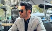 سلفی گلزار در آینه با قیافه‌ای جدی و درهم‌رفته!