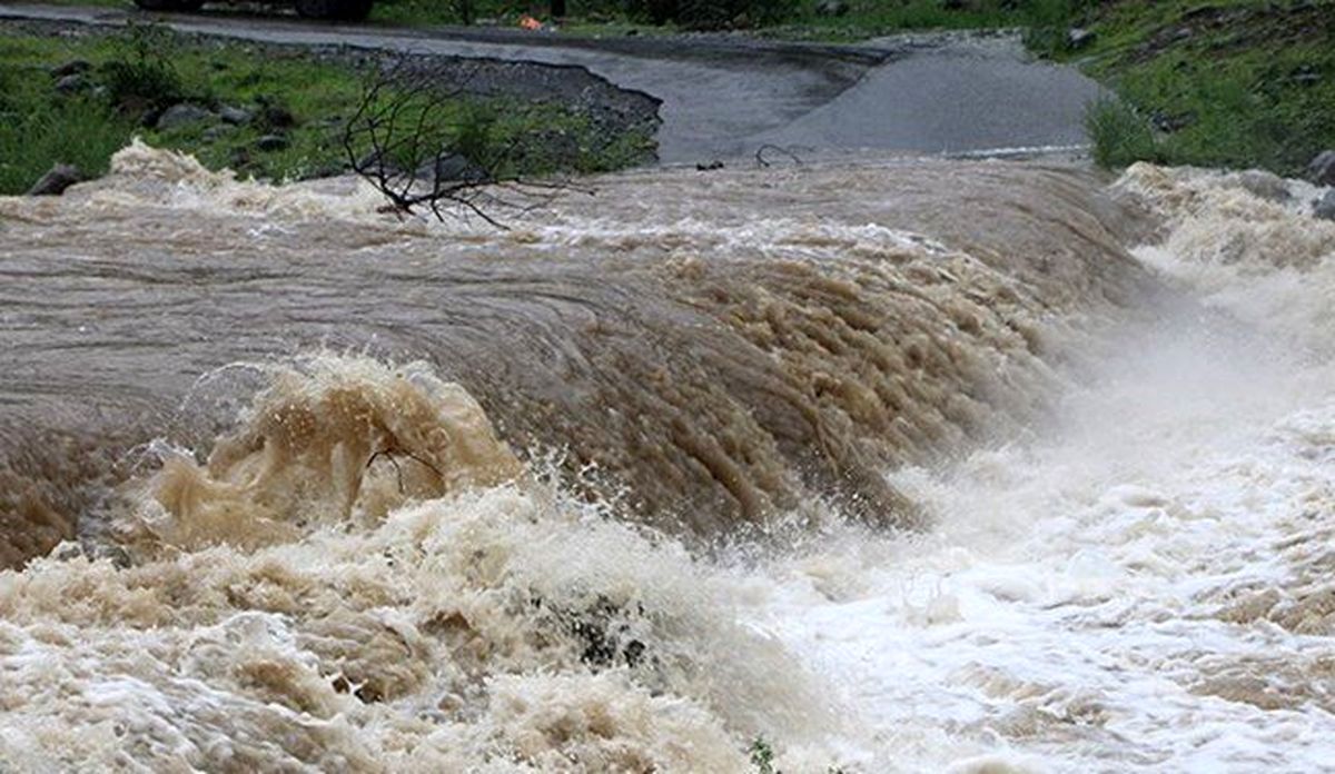 آبگرفتگی معابر ایلام در نخستین بارش پاییزی